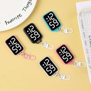 1개 LED 열쇠고리 포켓 시계 디지털 디스플레이 전자 시계 학생 백팩 열쇠 펜던트 만화 소형 걸이 시계 선물