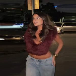 섹시한 여성용 백리스 페이크 퍼 후드 탑 후드 레이스업 V넥 민소매 캐주얼 와인 레드 베스트 패션 신상 파티 겨울 의상