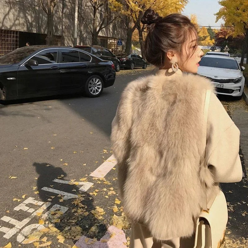 여성용 짧은 인조 모피 조끼 두꺼운 플러시 코트 여우털 조끼 민소매 라운드 넥 가벼운 성숙한 스타일 캡 없음 여름 2024