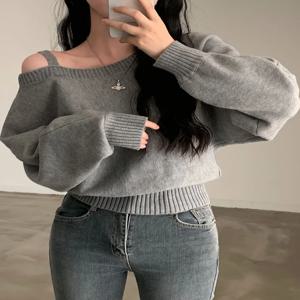 레트로 숄더 베어드 배트윙 슬리브 니트 스웨터 여성 패셔너블 섹시 숏탑 출퇴근 스타일 루즈핏 롱 슬리브