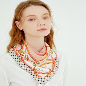 [선물포장/쇼핑백동봉][SILK100] 핑크 체인 패턴 스퀘어 실크스카프 DCSC4F142