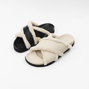 신난다슈 여성 털 슬리퍼 3cm 방한 털 실내화 뮬 인조퍼 발편한 통굽 NF258831