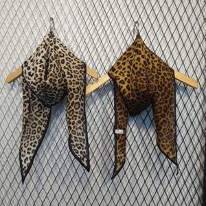 울 실크 호피 마름모 스카프 여성 가을 머플러