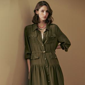 골드버튼 아웃포켓 벨티드 셔링 롱 원피스