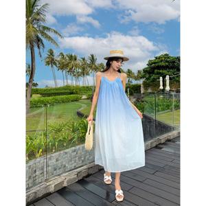 [하프클럽] 그라데이션 휴양지 비치 원피스 OP20222F 여름 끈나시 오프숄더 플리츠 뷔스티에 루즈핏 롱