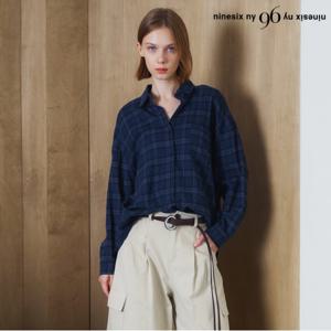 정상가:69,000원 ㅣ 카라넥 체크 패턴 긴팔 셔츠 (NP3BA021L0)