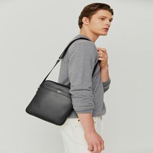 액세서리 [[25FW]] DBBA5F822BK [크로스백1위][DAKS CLASSIC] 클래식] 블랙 카본 엠보 가죽