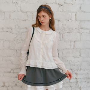 12/18예약배송_Cest_Embroidered flower ruffle blouse