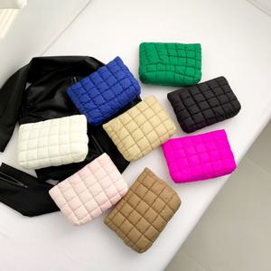 패딩파우치 화장품가방 손가방 퀼팅파우치 패딩가방 미니가방 패딩파우치 클러치