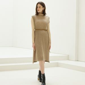 [최초가 285000원] 벨트 기모 하이넥 슬리브리스 원피스_YI11WNPVT02