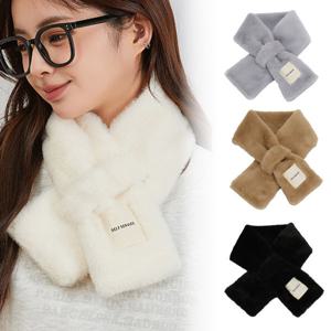 1+1 LAFURE 라퓨어 소프트 크로스 페이크퍼 머플러 여성용 겨울 밍크 목도리