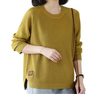 여성 라운드넥 루즈핏 세로리브 사이드슬릿 미니로고 데일리 캐주얼 니트 상의