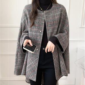 여성 체크 패턴 케이프 코트