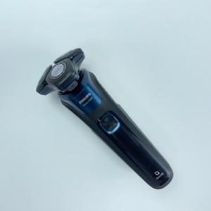 필립스 SkinIQ 5000 필립스 전기면도기 (면도기+충전케이블+헤드커버+사은품 CK 바디워시)