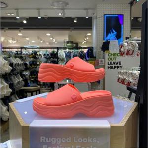 [크록스] 스카이 라인  208182-6UI 구아바