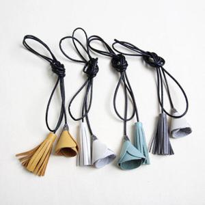 아트박스/엔비로라 가죽 목걸이 - 가죽꽃과 타슬 NBP6024