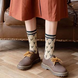레트로 여성 중목 양말 다크그린 학생 패턴 롱양말