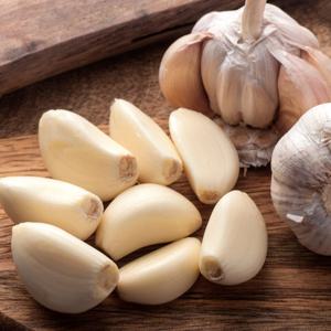 국내산 25년산 알싸한 깐마늘(소) 1kg