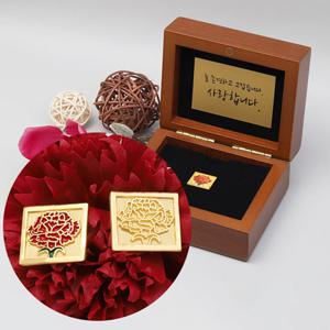 [골드모아] 순금 카네이션 뱃지[스퀘어] 미니우드케이스 3.75g 24K 추석 부모님 은사님선물