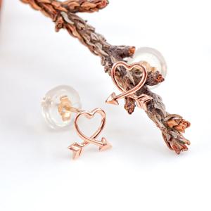 오팔하우스 14k 큐피트 화살 하트 귀걸이 OPPKE6213