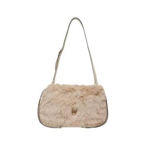 25FW Pinko Maxi Faux Fur 클러치 With 로고 105909A2VZC50Q