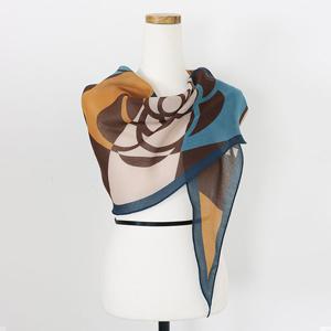 샵앤) 25FW 신상 국산 여성 장미꽃 마름모 스카프 DRN-WSC-0883-블루