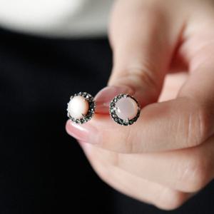 바이데이지 핑크 문스톤 마카사이트 실버 귀걸이 Be0691