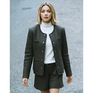 헤지스 여성 25FW 시즌오프SET-UP 라운드넥 체크 트위드 자켓 브라운 HSJA5D901W2