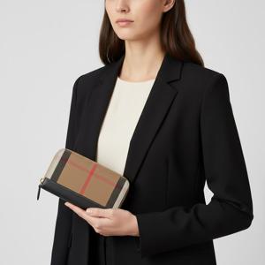 버버리 여성 장지갑 (LS LG ZIP AROUND 8084516) 25SS