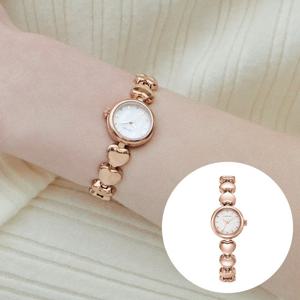 [제이에스티나] TIARA 하트링크 메탈 시계 (JWT1ME5BS504RGRG0)