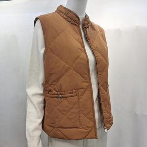 올리비아하슬러 HC04 박시하고 숏한 기장감으로 밴드넥 패딩조끼 OHEWVT101