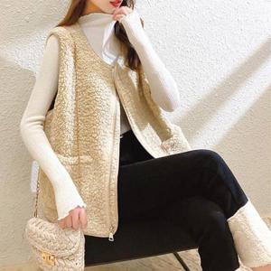 겨울여성 베스트 따듯한룩 패션을 입는 여자 발열조끼 [W77A74B]