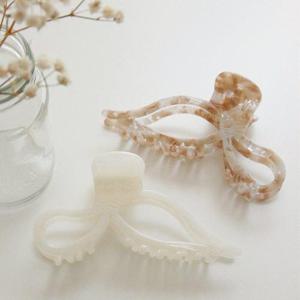 갤러리아_바이데이지 솔리드 리본 집게핀 Bh0874