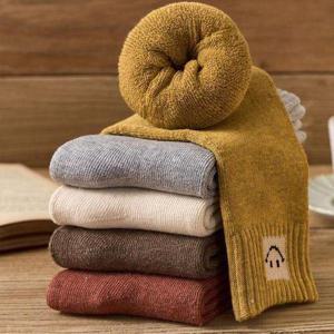 [셀러허브_여성트랜드패션]심플 디자인 데일리 기모 중목 양말