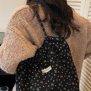 하트리본 패턴 블랙 코듀로이 에코백 여성 데일리 숄더백 WFKRLUJ