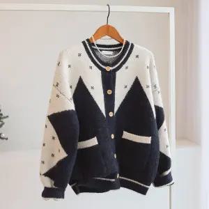 [잇수다] 헵븐러 지그재그 배색 루즈핏 울 니트 가디건