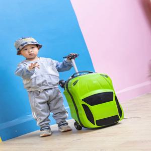 새로운 8인치 어린이 자동차 테마 캐리어 장난감 자동차 여행용 가방 네 바퀴 탈 수 있는 스케이트보드 가방 심플한 스타일