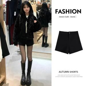 2025년 봄 여름 여성용 블랙 반바지와 부츠를 매치한 하이웨이스트 슬리밍 아메리칸 스타일 섹시룩