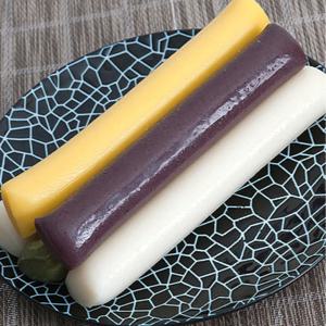 천번을 치대어 더욱 쫄깃한 삼색 (흑미 쑥 단호박) 가래떡 530g 1+1 총 2봉