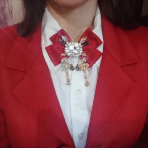 빈티지 영국 스타일 리본 브로치 여성용 - 라인스톤 & 태슬 보타이 칼라 핀 - 우아한 패브릭 플라워 셔츠 장식