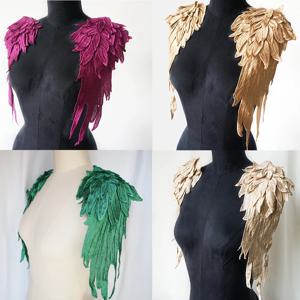 1 쌍 날개 디자인 레이스 아플리케 패치 DIY 천으로 된 어깨 가방 봉제 액세서리 파티 의상 깃털 모양 장식