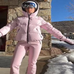 시크한 겨울용 따뜻한 스키복 여성용 방풍 방수 후드 파크 코트 따뜻한 바지 2026년 신상 여성용 스노우 스포츠웨어