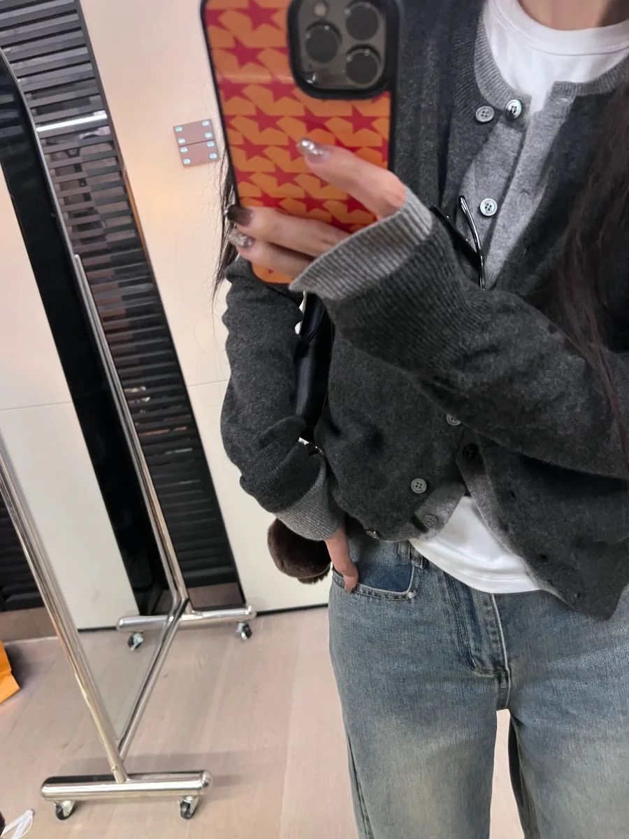 그레이 니트 가디건 여성 슬림핏 라운드넥 페이크 투피스 봄 가을 고급스러운 느낌의 다용도 긴팔 상의