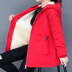 세련된 두꺼운 플리스 여성 코트 가을 겨울 신상품 캐주얼 엄마옷 긴팔 후드 중간 길이 폴리에스터 섬유