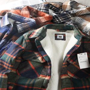 남성용 두꺼운 인조 양털 벨벳 코트 가을 겨울 플래드 스탠드 칼라 코튼 패딩 재킷 패셔너블한 시티 스타일 여행에 적합