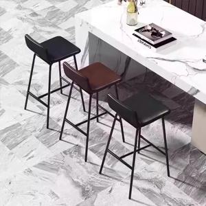 가죽 발코니 바 스툴 인체공학적 화장대 컴퓨터 비치 바 의자 거실 북유럽 미니멀리스트 의자 가구