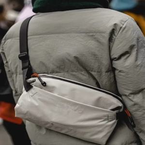 2025 신형 아웃도어 클라이밍 크로스백 가벼운 심플 물병 가슴 허리 가방 청소년 캐주얼 패션 스포츠 가방