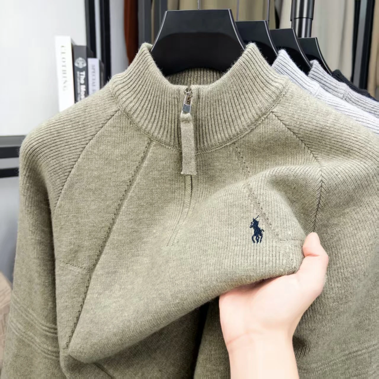 럭셔리 고급 자수 하프 집업 남성용 하이넥 스웨터 꽈배기 패턴 울 니트 남성 캐주얼웨어