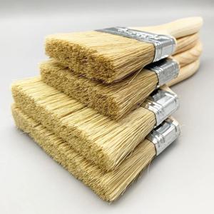 두꺼운 손잡이와 얇은 손잡이의 페인트 붓이 있습니다. 가정용 부드러운 솔 먼지 제거 브러시 및 특수 브러시