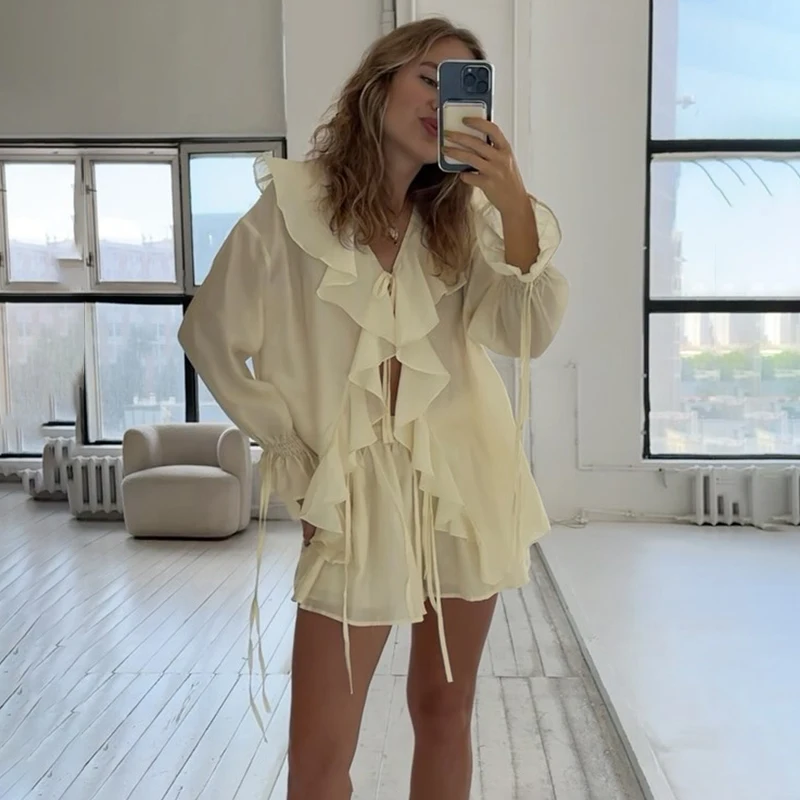 Tornova 여성용 프릴 반바지 세트 V 넥 느슨한 레이스 업 셔츠 섹시한 캐주얼 반바지 여성 봄 새로운 매칭 세트